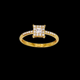 Bague solitaire carré entouré oxydes de zirconium